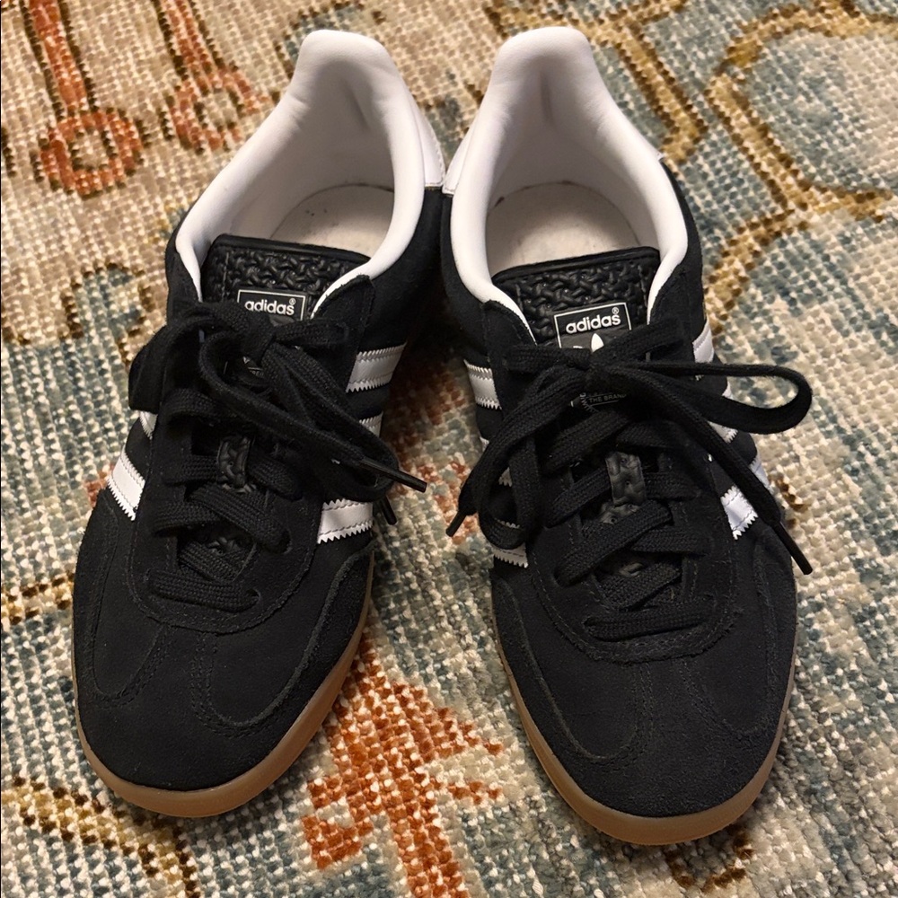 ADIDAS (fit. Lg. = Women’s 8) Gazelle Sneakers with White Stripes and Gum Sole